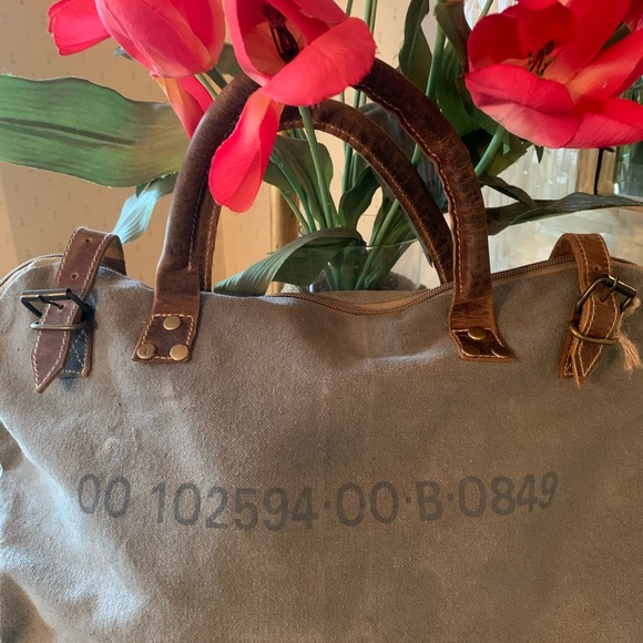 THE WINSTON, Authentic HANDMADE Zippered Handbag from THE BARREL SHACK. Clean. - Picture 2 of 7